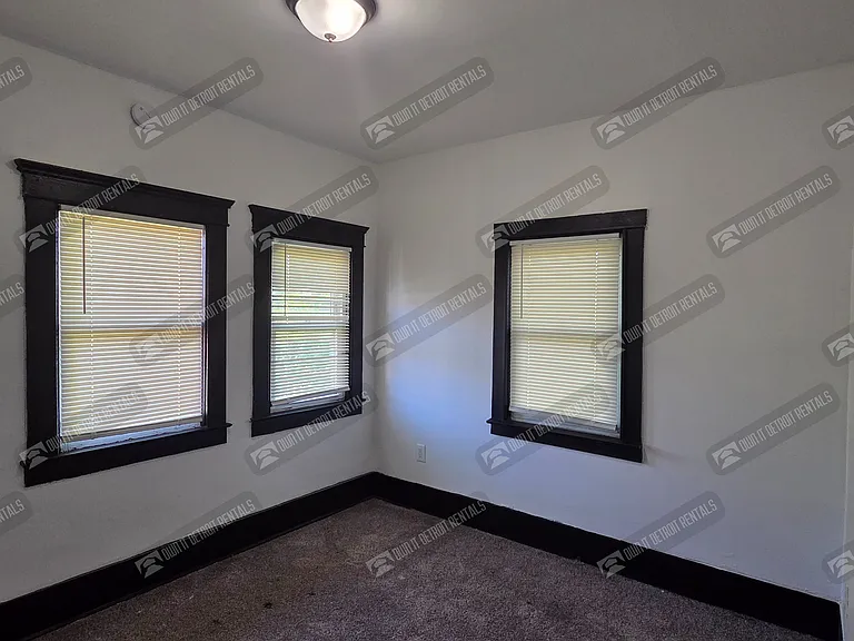 2982 Vicksburg St — Photo 17