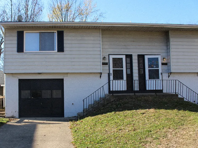 3591 Golden Meadows Ct — Photo 2