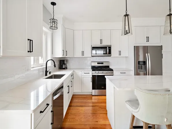 61 Hardy Pond Rd, Waltham, MA 02451