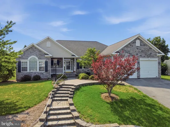 2858 Big Dipper Ln #20, Chambersburg, PA 17202