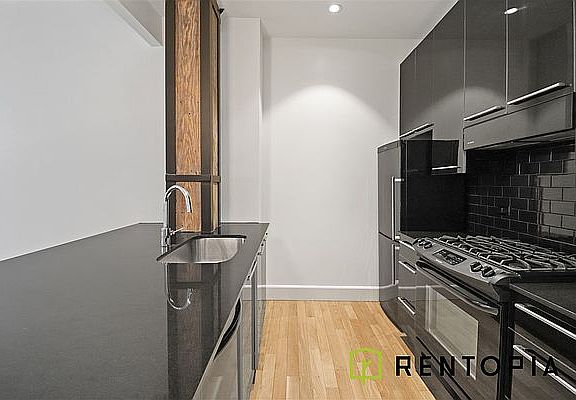 3rd image of 487 Keap St APT 113