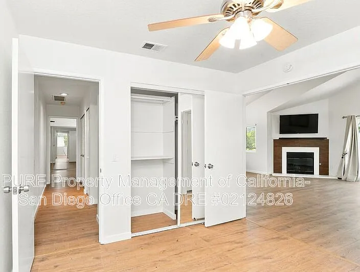 11305 Avenida De Los Lobos #C — Photo 16