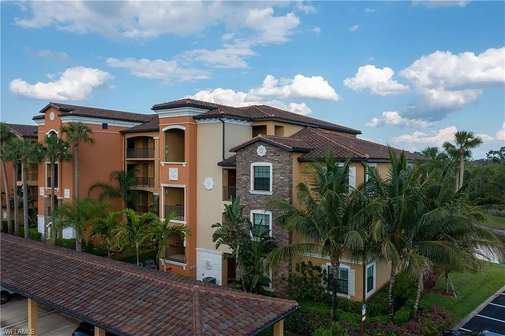 2 bed, 2.0 bath, 1194 sqft, $7,500 — Photo 3
