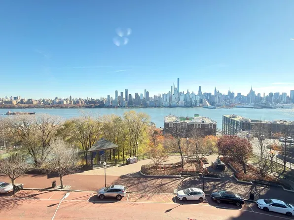 6051 Boulevard East image 6 of 12