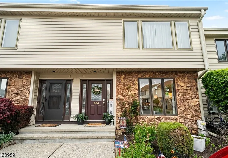 204 Dakota Dr — Photo 45