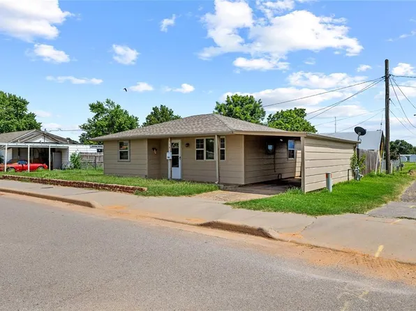 516 E Huber Ave, Weatherford, OK 73096