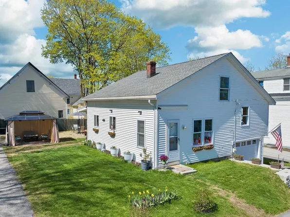 11 Berry Avenue, Pittsfield, NH 03263