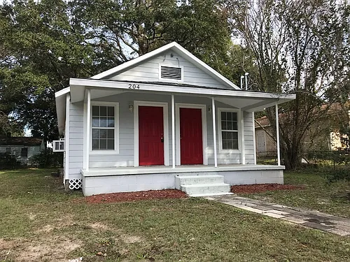 204 Brigadier St Photo 1