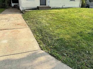 212 Cameron Rd, Saint Louis, MO 63137