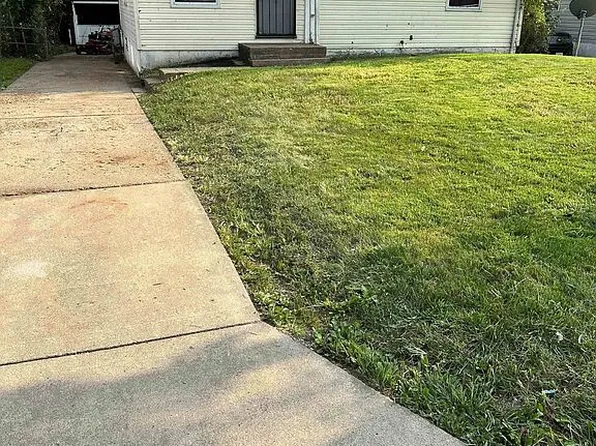 212 Cameron Rd, Saint Louis, MO 63137
