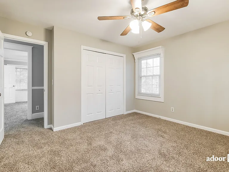 704 Clubhouse Dr SE — Photo 10