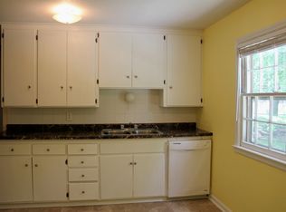 813 S Hunter Dr, Olathe, KS 66061