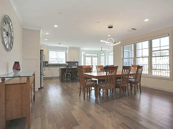 4th image of 33204 Spruce Pond Cir #33204