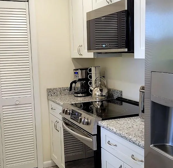 102 E Pleasant St #204 — Photo 5