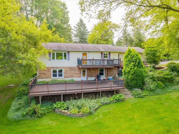 4908 High Chaparral Rd, Marshall, WI 53559