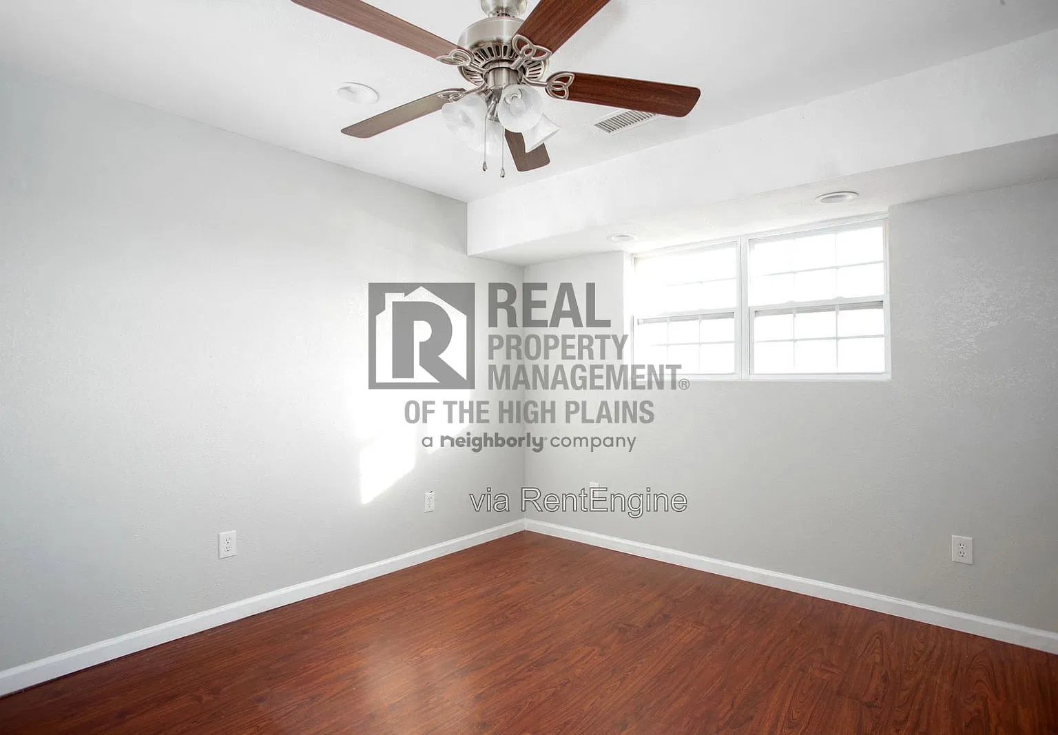 3 bed, 2.0 bath, 1001 sqft, $1,400 — Photo 2