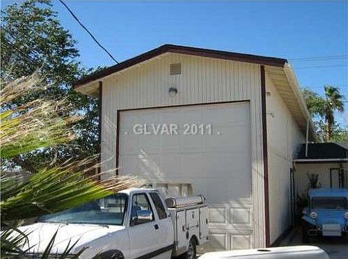 2nd image of 3872 Jewel Ave