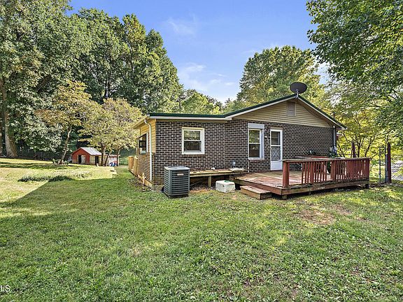 3rd image of 4 Sleepy Hollow Ln