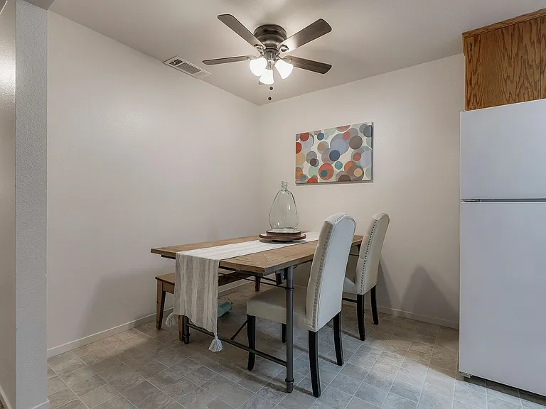 Oak Meadow Apartments — Photo 9
