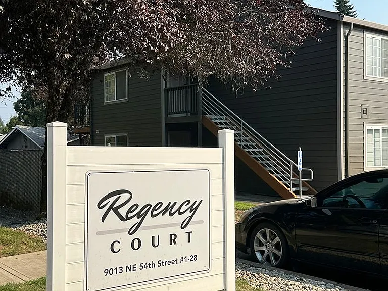 Regency Court — Photo 3