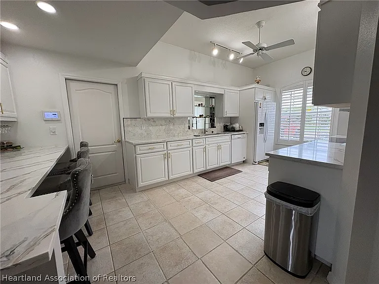 407 Maravilla Ave — Photo 6