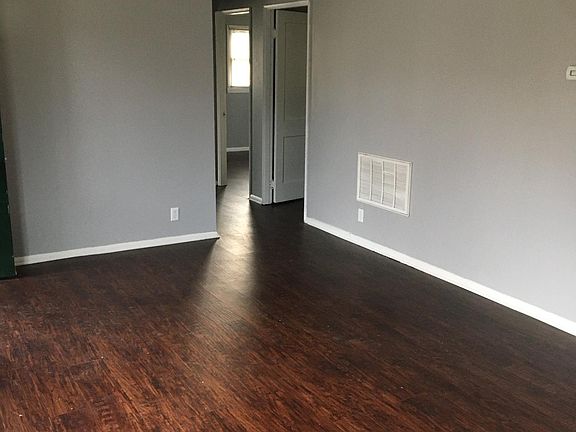 3rd image of 915 Maryland Ave