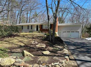 30 Olde Lantern Rd, Bedford, NH 03110