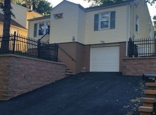 21 Valley View Ave, Bloomingdale, NJ 07403