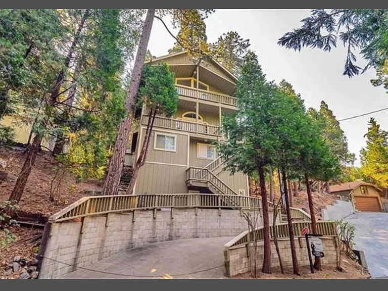 965 Balfrin Dr — Photo 1
