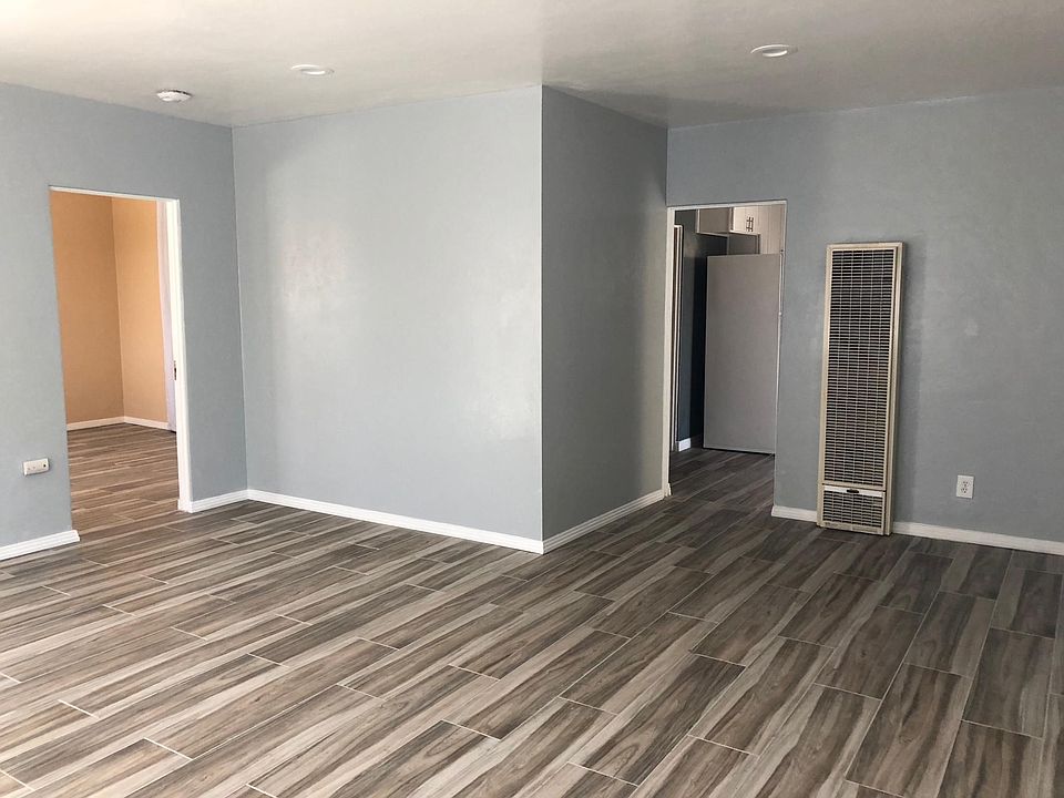 2nd image of 4033 Poppy Pl