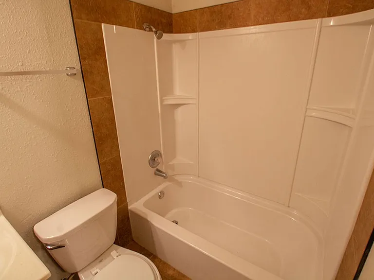 1013 W Ash St — Photo 15