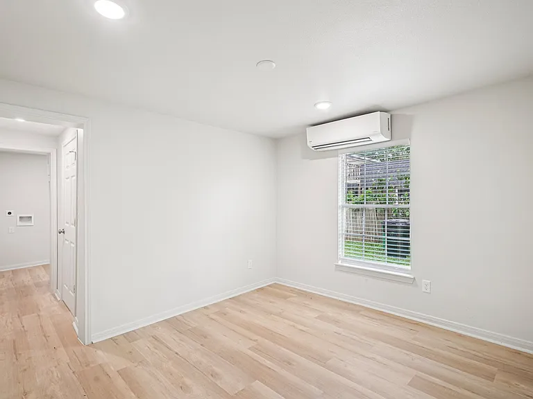 4410 Engleford St #1 — Photo 9