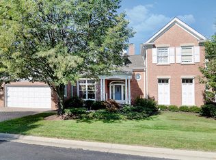 11 E Old Mill Ln, Burr Ridge, IL 60527