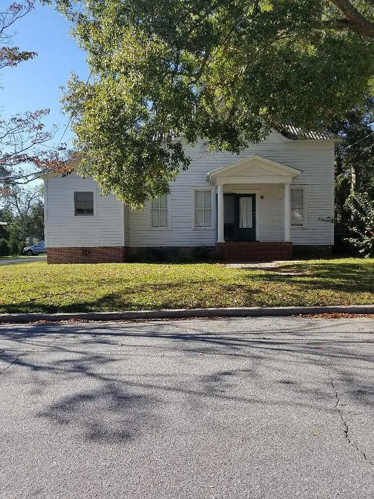 1 bed, 900 sqft, $975 — Photo 1