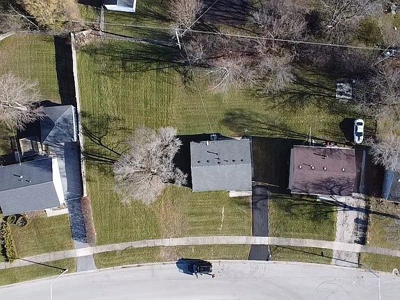 3rd image of 1919 Cambridge St