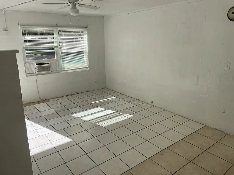 Highland Woods Apartments — Photo 3