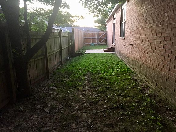 3rd image of 1860 N Pine Valley Dr