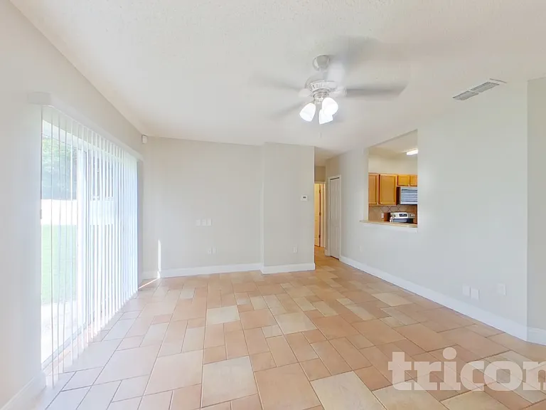 1141 Doncaster Ct — Photo 3
