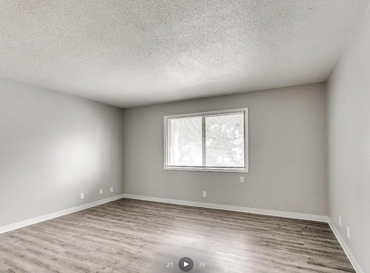 2 bed, 1.5 bath, 900 sqft, $950 — Photo 4