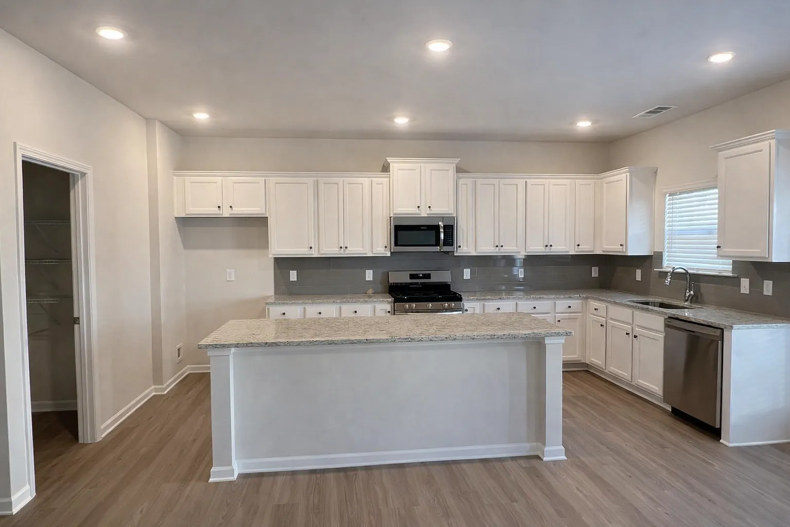 67 Briarwood Dr — Photo 4