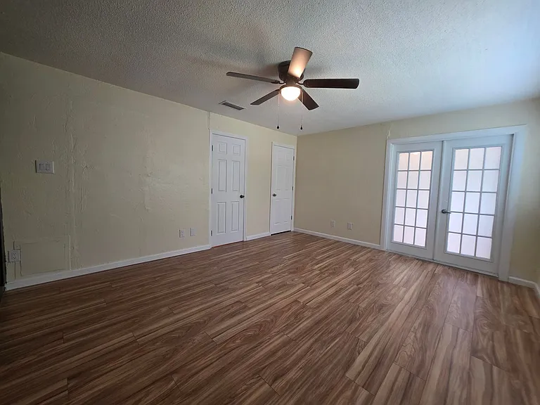208 Pine Cone Trl — Photo 34