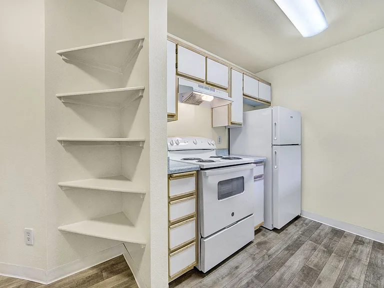 Hampton Park Apartments — Photo 5
