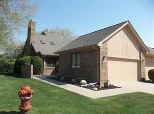 16215 Pine Ridge Dr N, Fraser, MI 48026