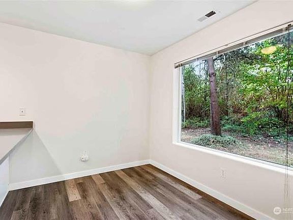 4th image of 5330 119th Pl NE