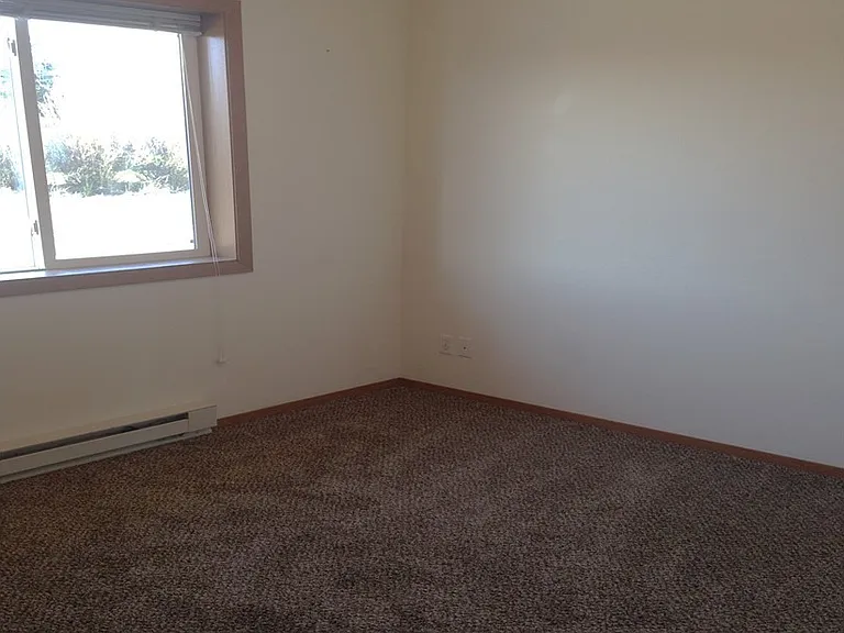 605 - 606 E Spruce Court — Photo 14
