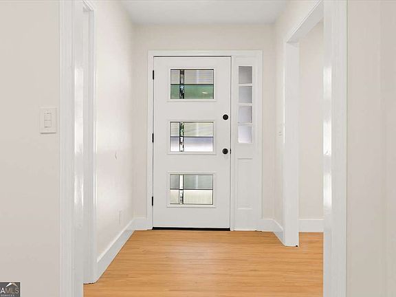 5th image of 2177 E Chester Cir SE
