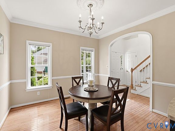 3rd image of 30 Muirfield Green Ln