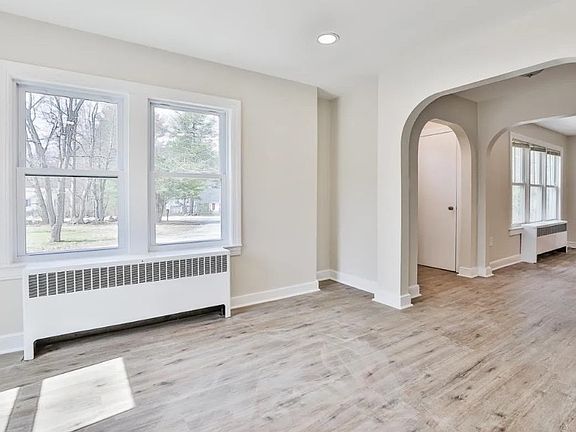5th image of 139 Greeley St #A