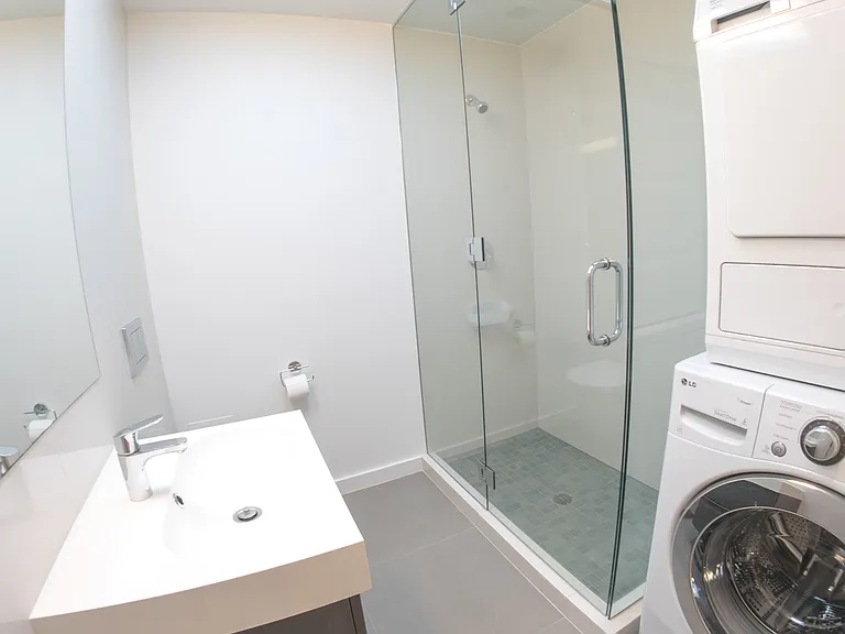 15 Brevoort Pl #3 — Photo 10