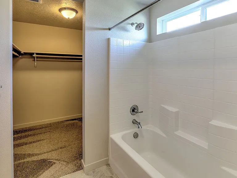 7505 S Foremast Ave — Photo 32